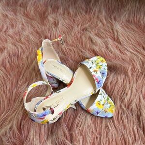 Never Worn. Nine West Multicolor open toe Floral Heels